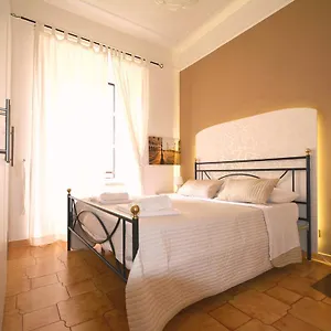 luxury-white-house-rome.it-romehotels.com/